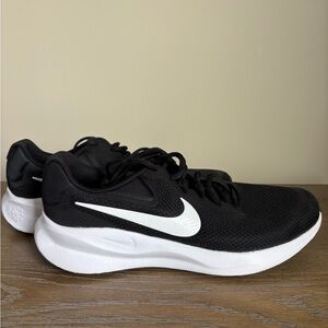 Nike Black and White Low-Top Running Sneakers